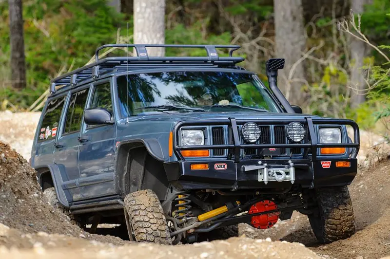 Arb Classic Bull Bar – Compatible With 1997–2001 Jeep Cherokee 1