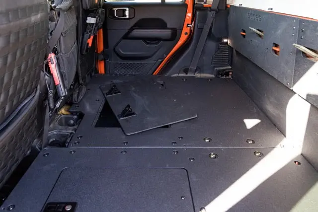 Jeep Gladiator Jt Extended Second-Row Seat Delete Platform (2019–Present, 4-Door) 1