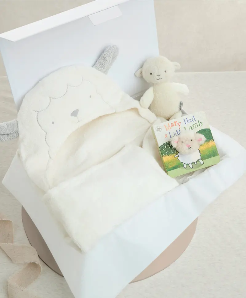 Medium Lamb-Themed Bathtime Gift Box 1