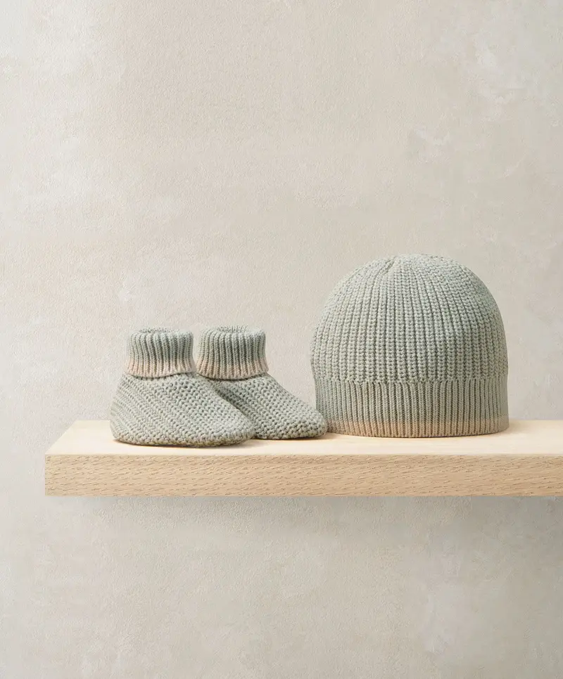 Newborn Welcome Set: Knitted Hat & Booties 1