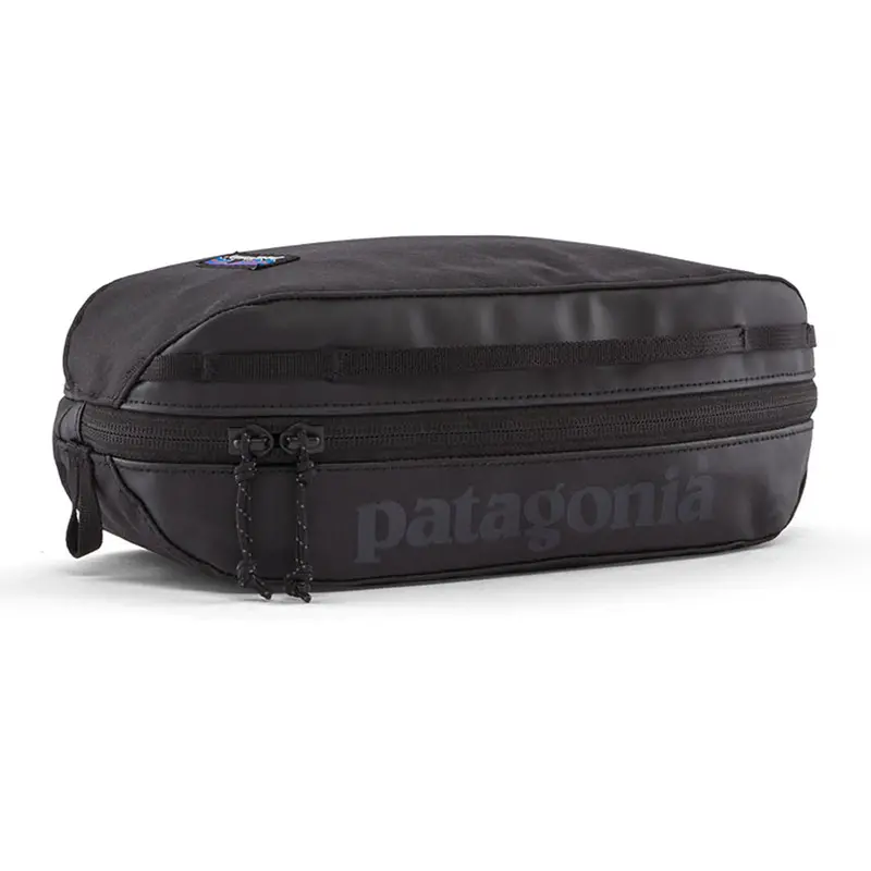 Patagonia Black Hole Cube – 3L All-Black Organizer 1