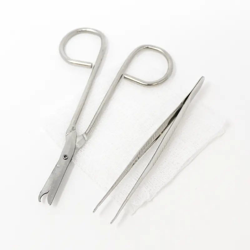 Single-Use Sterile Suture Removal Kit 1
